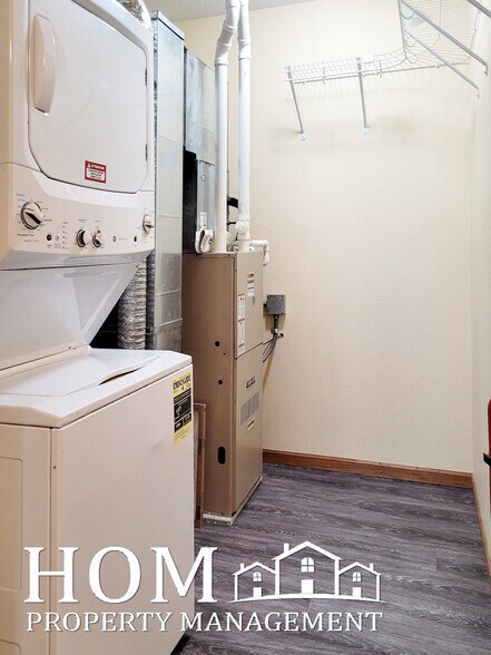 Building Photo - 251 Bunting Ln