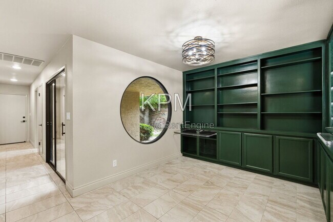 Building Photo - 3342 Cove Cir