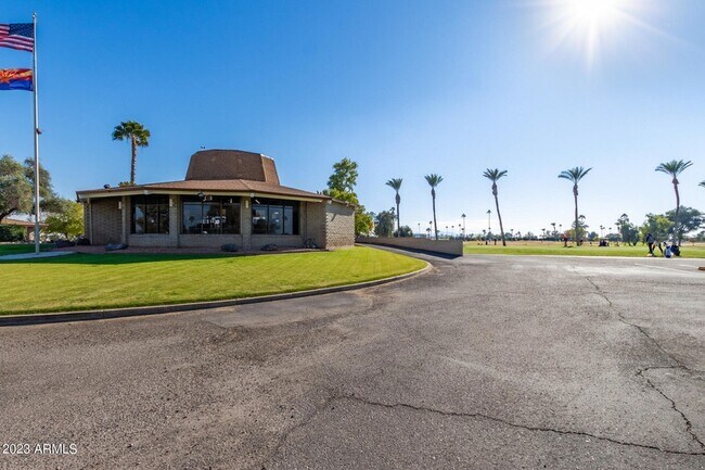 Building Photo - 10612 W Oakmont Dr