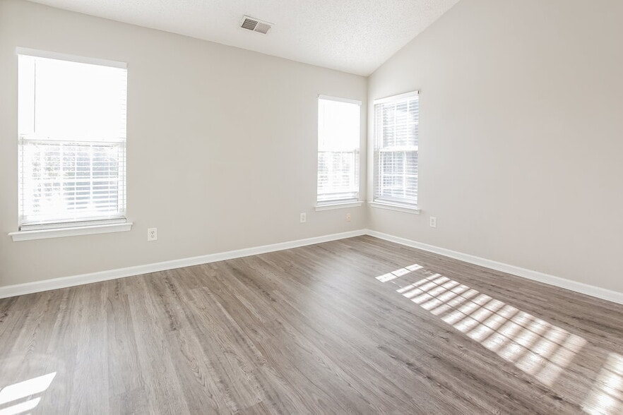Building Photo - 14923 Jerpoint Abby Dr