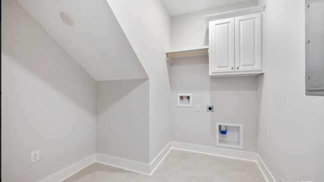 Building Photo - 5706 Montegudo Blvd