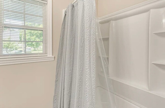 Building Photo - 208 E Columbus St