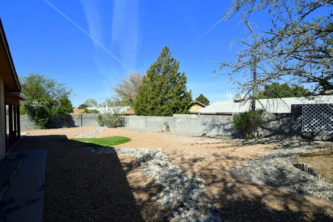 Building Photo - Pristine NE Home! NEW KITCHEN LA CUEVA S.D...