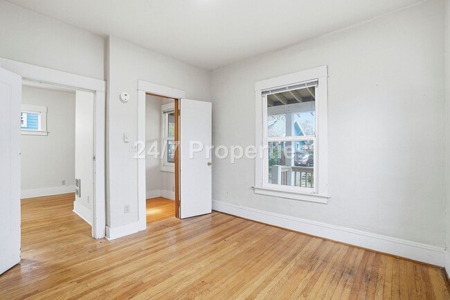 Building Photo - Amazing 4 bedroom home in SE Portland!