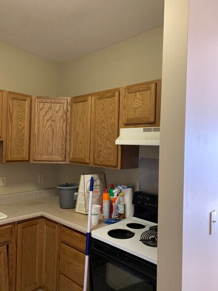 Building Photo - 106 Broadway