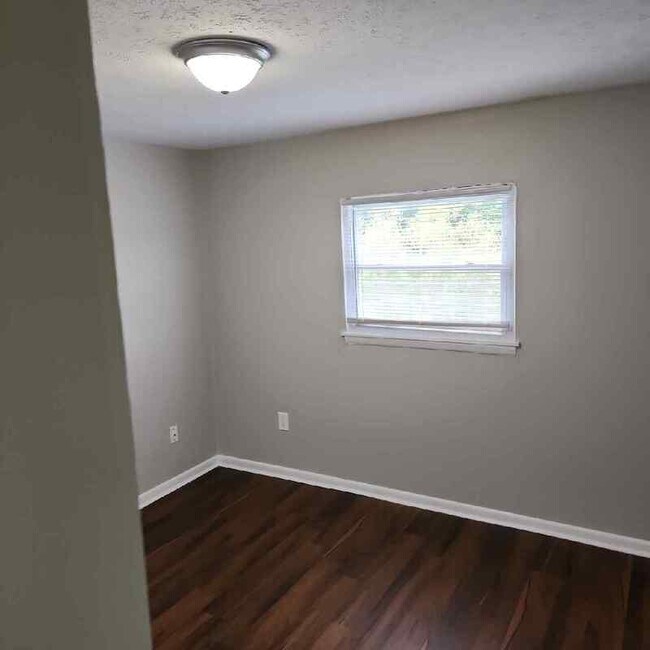 Building Photo - 4902 Saddlebrook Ln