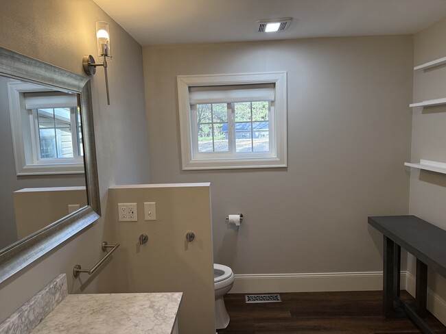 Main Level Bathroom - 4346 Deerfield Rd