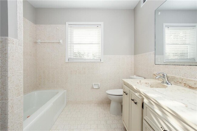 Building Photo - 5647 Queensborough Dr