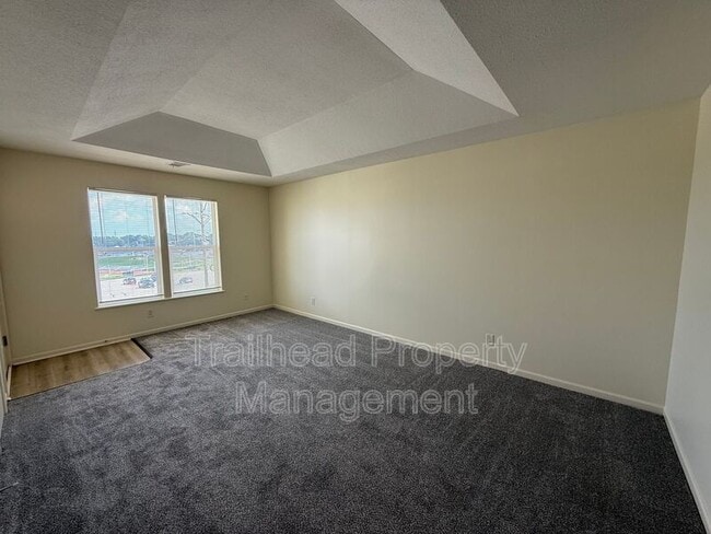 Building Photo - 1100 N Noland Rd