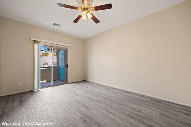 Building Photo - 470 Turtleback Rd