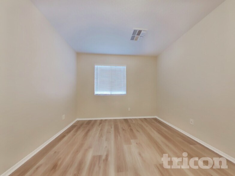 Building Photo - 12367 W Turney Ave