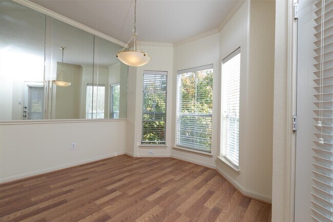 Building Photo - 1330 Old Spanish Trl