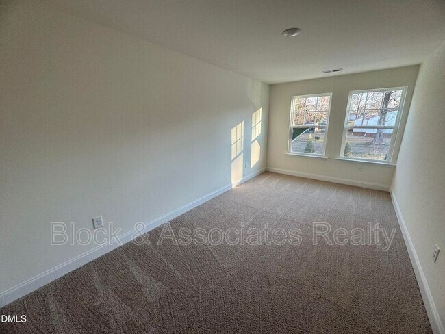 Building Photo - 460 La Maison Ave