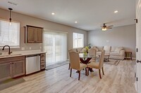Building Photo - New-Willow Cascades Townhomes!
