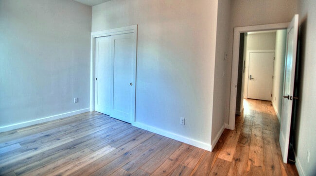 Building Photo - 1375 Minna St