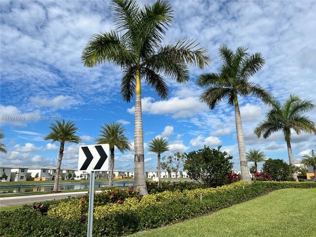 Building Photo - 1864 SE 27th Rd