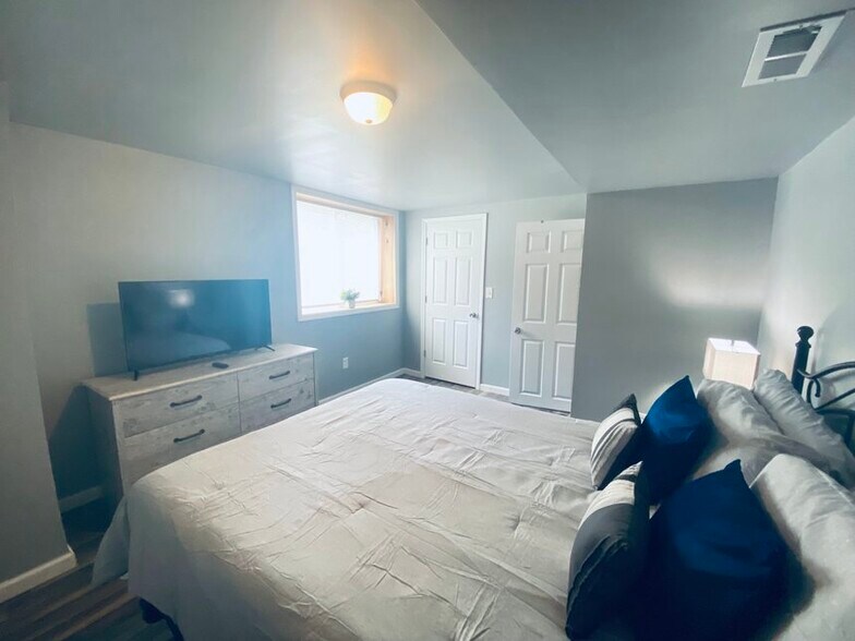 Building Photo - 4 Hathorn St