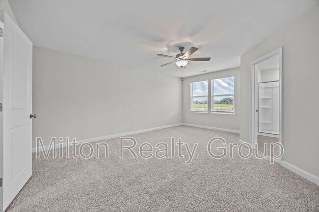 Building Photo - 63 Village Edge Dr