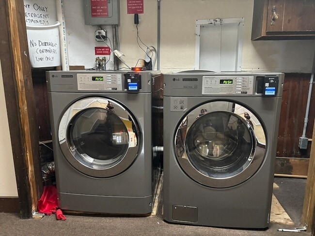 Building Photo - 391 Highland Ave