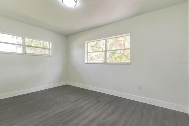 Building Photo - 5039 Avery Rd