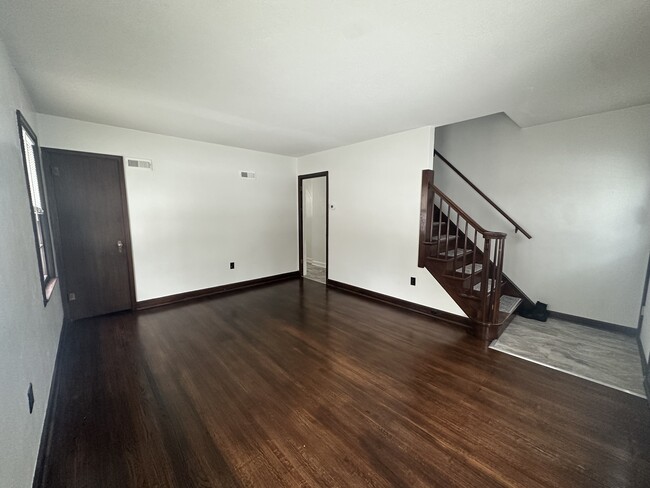 Building Photo - 2622 Linden Ave