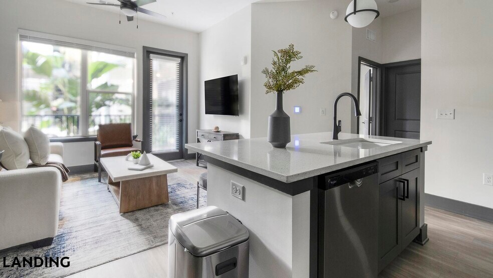 Building Photo - 944 Broadcast Pl