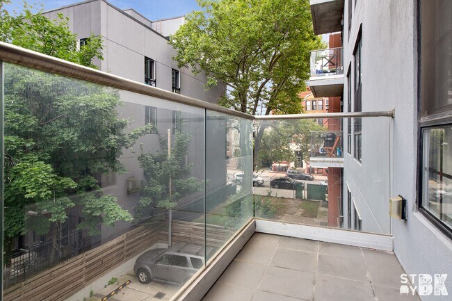 Building Photo - 376 Franklin Ave