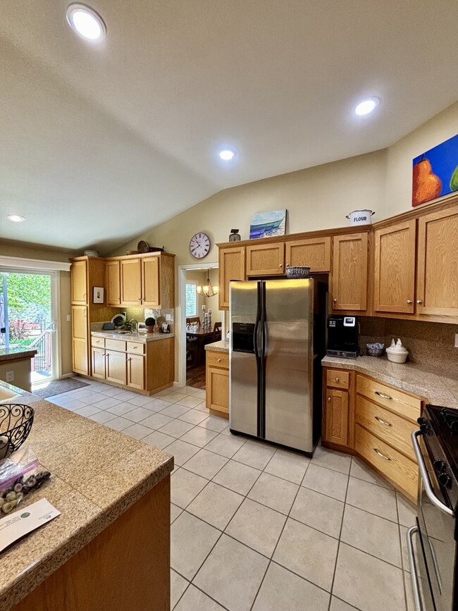 Building Photo - 901 Morgan Ranch Dr