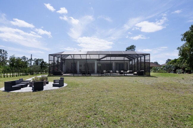 Building Photo - 6423 Livingston Woods Ln