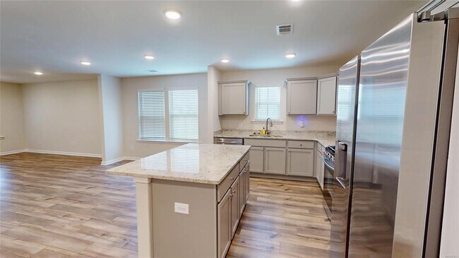 Building Photo - 172 Laila Wy