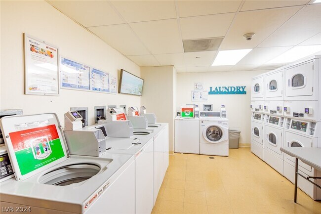 Building Photo - 30 Strada Di Villaggio