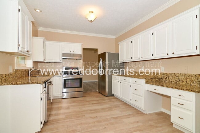 Building Photo - 12854 S Fleetwood Dr