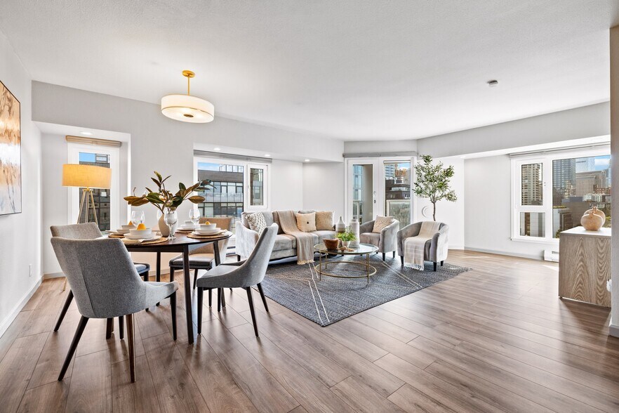 Building Photo - 121 Vine St