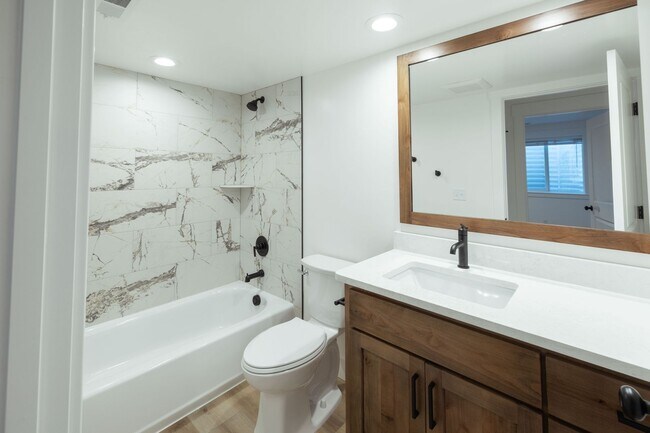 Building Photo - $500 off first month's rent. If rented before the end of AUGUST!!BRAND NEW 5 BED 3 BATH TWIN HOME