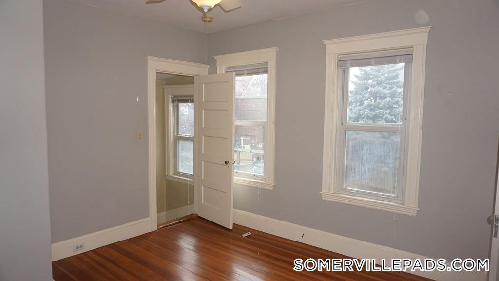 Building Photo - 121 Lowell St