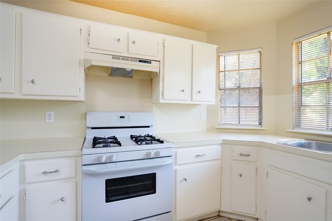 Building Photo - 11047 Grassyglen Dr