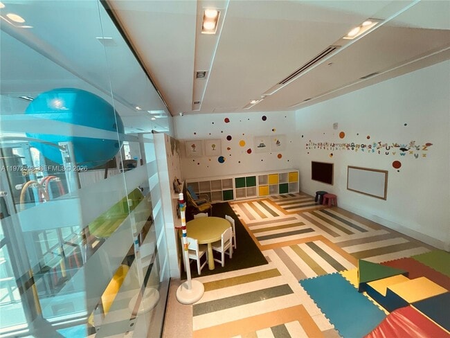 Building Photo - 1600 SW 1st Ave