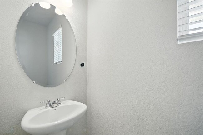 Building Photo - 410 Watercourse Wy