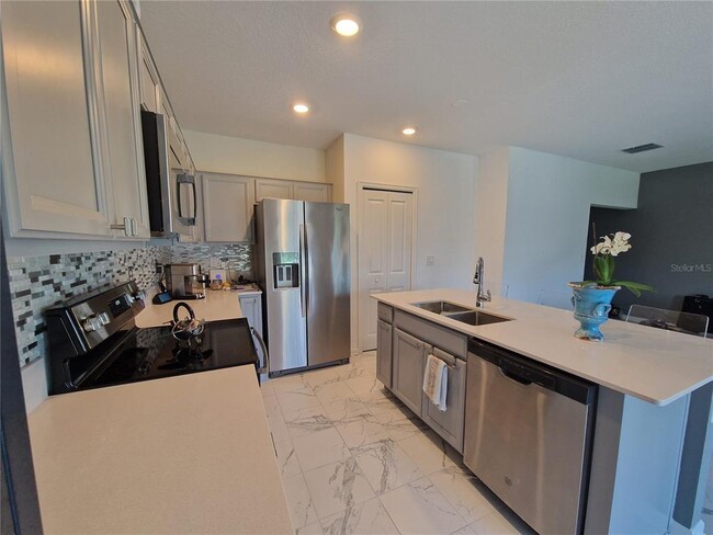 Building Photo - 500 Taurus Ln