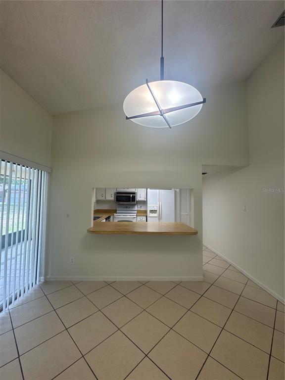 Building Photo - 2329 Pine Tree Ct