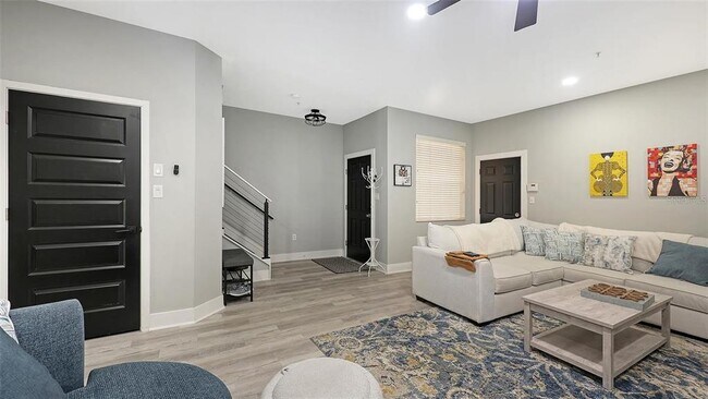 Building Photo - 3827 Parkridge Cir