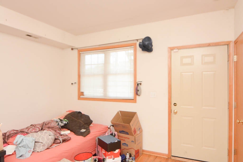 Building Photo - 819 N Wood St