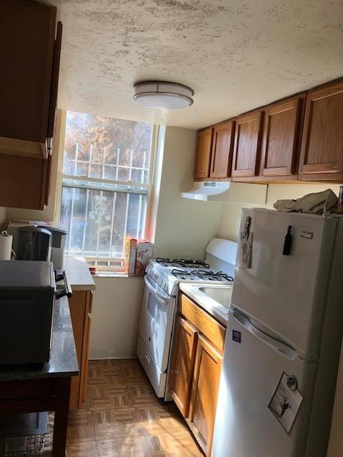 Building Photo - 370 S Highland Ave