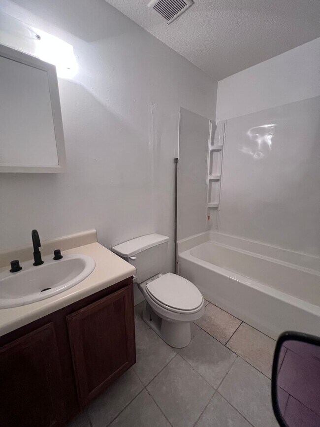 Building Photo - 710-712 Clinkscales Dr.