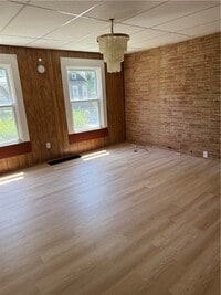 Building Photo - 760 Maple St