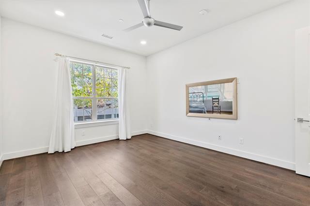 Building Photo - 15875 Spectrum Dr