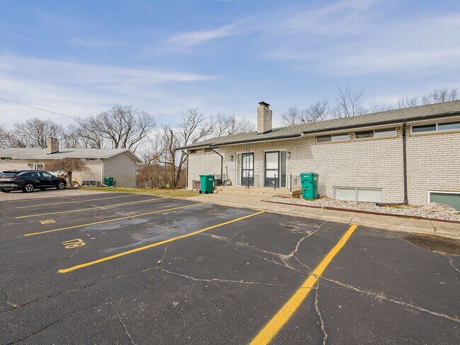 Building Photo - Easy Living in White Lake 2 Bed Home in Great Location