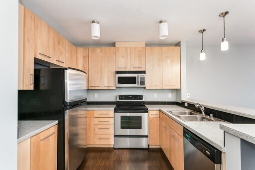 Building Photo - East Queen Anne Seattle 2 Bedroom Apartment for Rent | Lake Union Views, Rooftop Deck, In-Unit La...