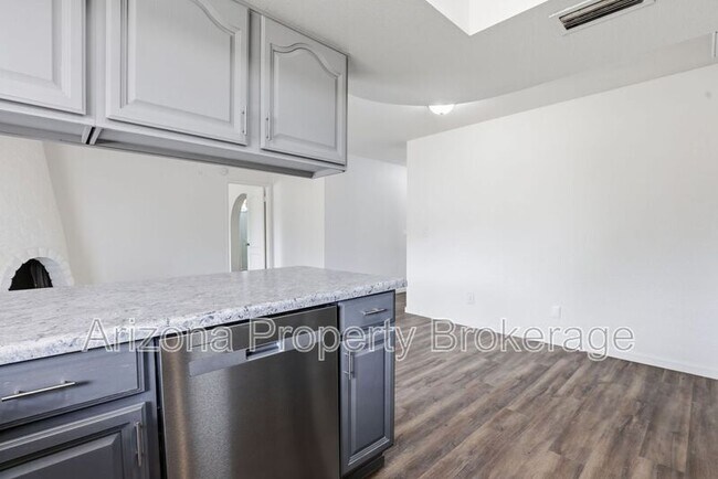 Building Photo - 3433 E Enid Ave