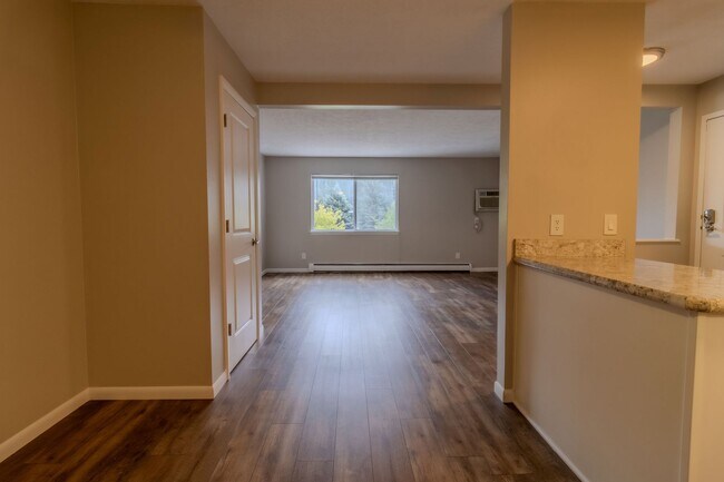 Building Photo - Live Where the City Comes Alive